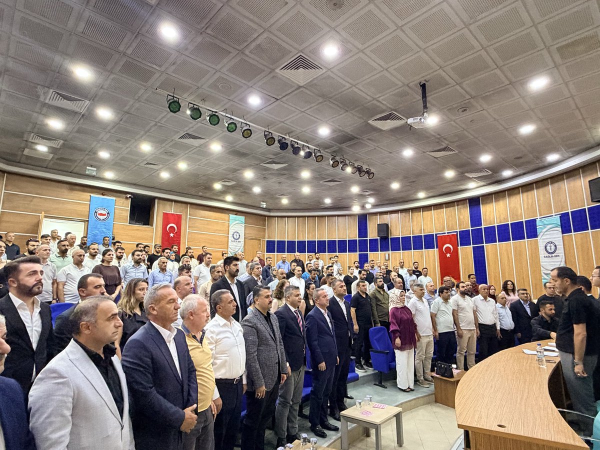 sagliksenbatman's tweet photo. Hakkari Şubemizin 4. Olağan Genel Kurulu’na katılım sağladık.
Güven tazeleyerek yeniden Şube Başkanı seçilen Sn. Nazif Arslan’ı tebrik ediyor, yeni görev döneminde kendisine ve yönetim kuruluna muvaffakiyetler diliyorum.
Hakkari’mize ve teşkilatımıza hayırlı, uğurlu olsun. 🤝 https://t.co/URVgZAFD5Z