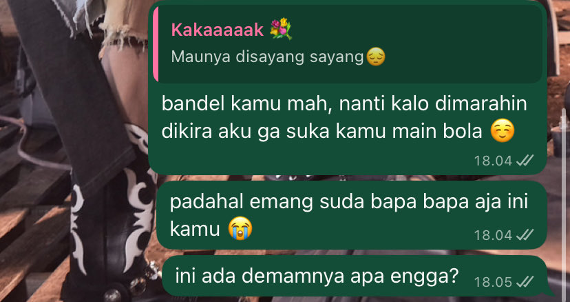 typingripiuw's tweet photo. bandel bat lagian, udah tau kalo demam kek orang sekarat 😭 https://t.co/pZ10dInb45