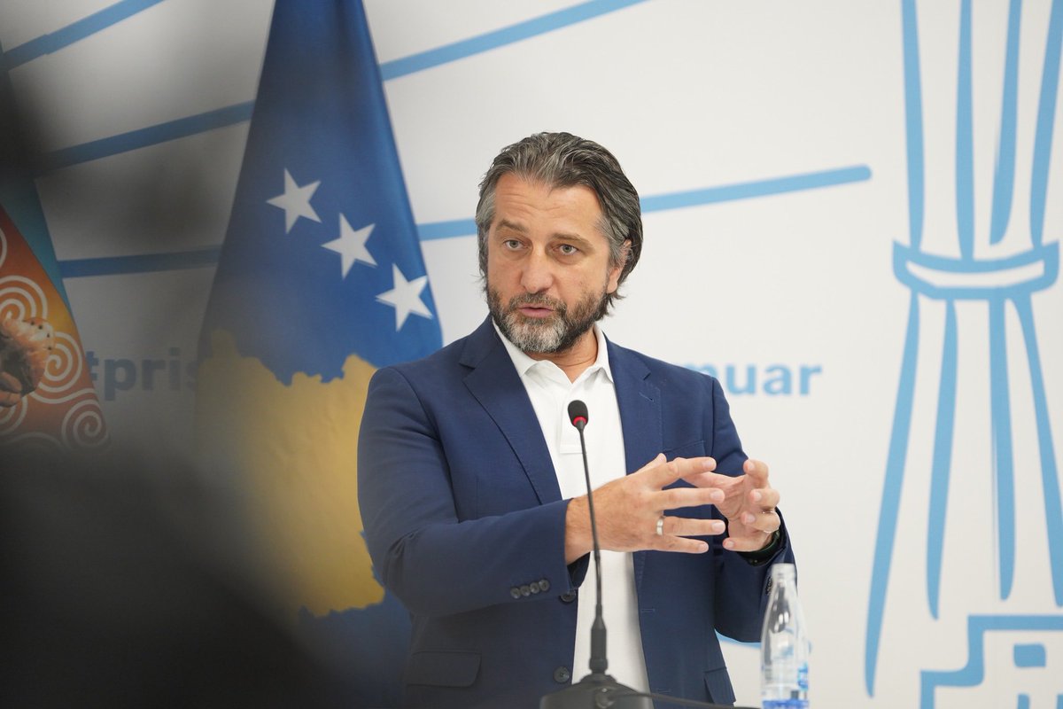 AboutKosova's tweet photo. 🇽🇰 Kudos to Prishtina Mayor Përparim Rama for this difficult but correct decision.

The state must be respected.
Kosova’s selfless dedication deserves appreciation.

Ukraine risks alienating its loyal allies with such ill-considered actions.

Thanks also to Albania for firmly rejecting Zelensky's factually incorrect and politically unwise statements.