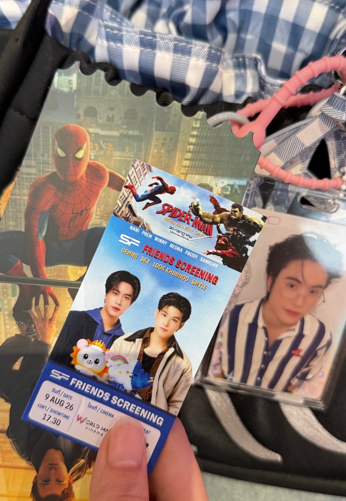 PD5995's tweet photo. วันนี้แม่มาเติมเจมีไนน์กับพี่สกายคร๊าบบ ❤️🫶🏻

SKY GEMINI SPIDERMAN AT SF
#SFxGeminiLookkhunnoo https://t.co/3gZgapVRTJ