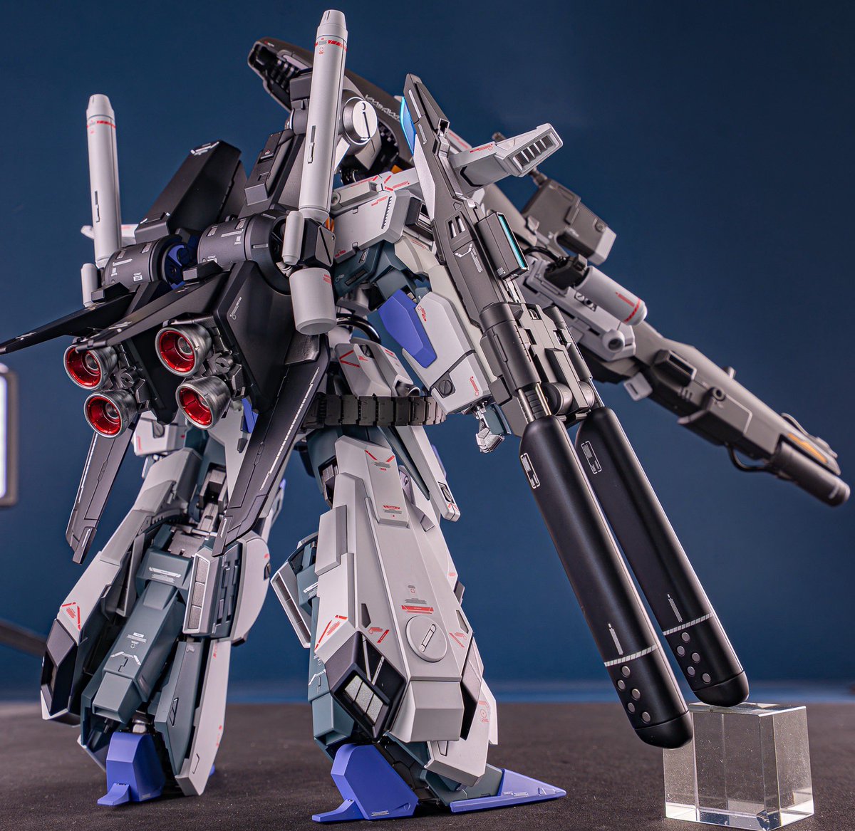 GUNDAMLove222's tweet photo. ヤフオク出しました 二体セットで今なら1円!
MG 1/100 FAZZ Ver.Ka 送料無料 塗装済み完成品 2体セット https://t.co/VcWzhdBmyF
#ガンプラ https://t.co/5DpnWXd4nE