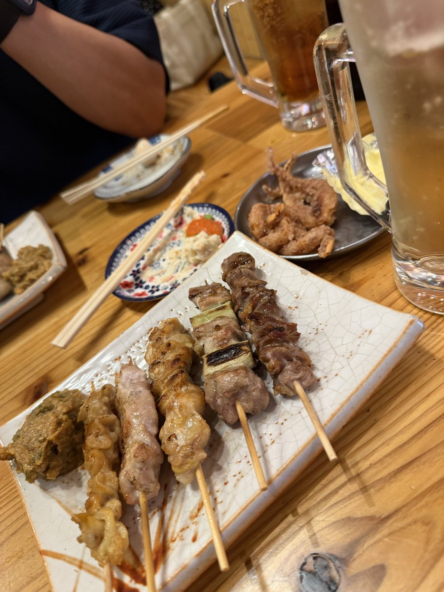 h_mini98's tweet photo. 横浜アソビル
かんぱーい https://t.co/ECuqr6T6xq