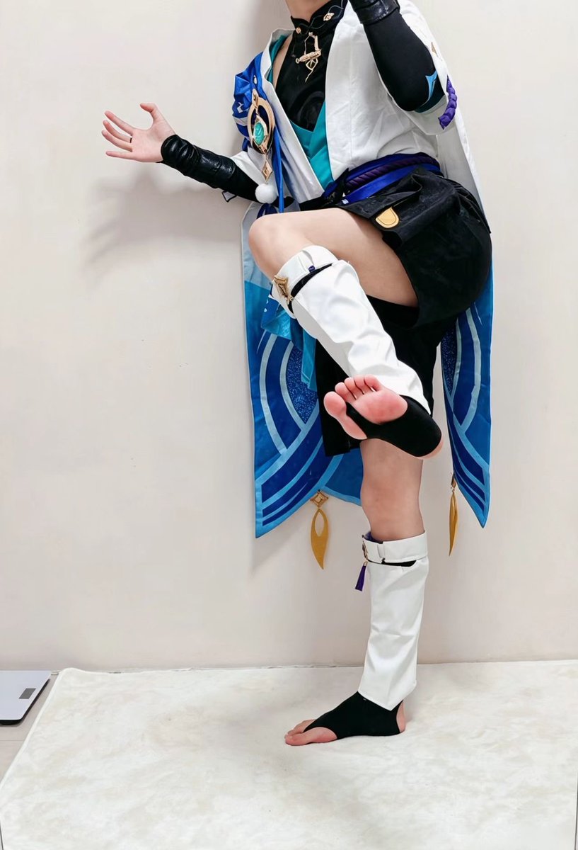Forever5320's tweet photo. 把头低下 #散兵 #cos https://t.co/0zFxodOAkl