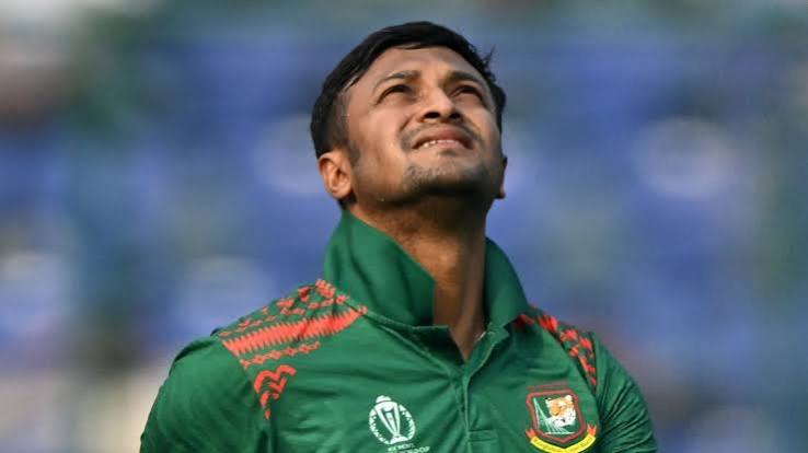 farah021e's tweet photo. If burning his house was not enough, now Shakib Al Hasan will not be allowed to play cricket. Why?
Just for supporting #AwamiLeague—isn't this a democratic right?
@MAarafat71  @DavidShoebridge 1/ https://t.co/IoECxg4wde