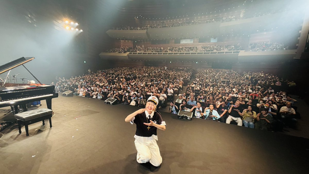 harami_piano's tweet photo. 47都道府県ツアー・19ヶ所目
福岡ライブ完了しましたー！！🍜🏮

2度目の北九州でのライブ！2回目の古米さんもたくさんでほっかほかでした〜😭🍚✨

福岡出身！松田聖子さんメドレーで盛り上がってくれて嬉しかったー💓(みんなの歌声がハラミまで聞こえたよ)

耳コピはVIVANTテーマ曲👂天神愛眼に通りもんCM曲も弾きましたっ🎹

おいしすぎるシロヤのサニーパン🥖に
田舎庵のウナギ🐟最高でした😭😭🫶

あっ...そして...
ストレートボールの暴投失礼しました😂⚾️笑

来週の土日は、広島と島根だぜー！！🍁⛩️
🎫チケット▶︎https://t.co/X5n5IKt4TR

#ハラミちゃん47ツアー2026