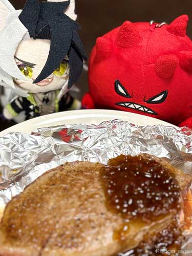 bdm_est's tweet photo. ベヒぬいくん！ビーストくん！
シャトーブリアンだよ！！とんでもなく美味しいね…… https://t.co/t9sM9i0oDf
