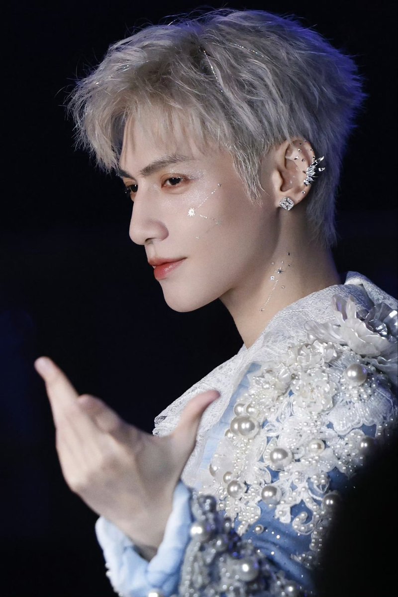 Baiyu728's tweet photo. 『熙界无限剧场』広州公演で熙熙が歌ったセットリスト🎤✨(※ファンレポート等をもとに整理したので誤差はお許しを🙏)

今回もたくさん歌ってくれたのね〜😆🫶やっぱり広東語の曲も披露♪トークにパフォーマンスに…熙熙のデートプランは完璧だね💜 https://t.co/YbPYmFxsai