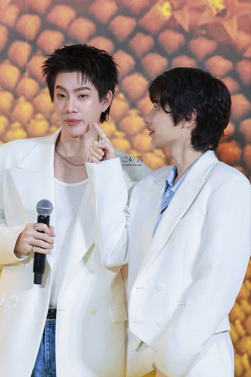 247withuuuu's tweet photo. 09/08/26

🫢

OFFGUN AT THE MALL BANGKAPI
#WomenInspired2026 
#SunflowerSocialClub 
#TheMallLifestoreBangkapi
#TheMallGroup
#ออฟกัน #OffGun https://t.co/U4N2lO8lm7