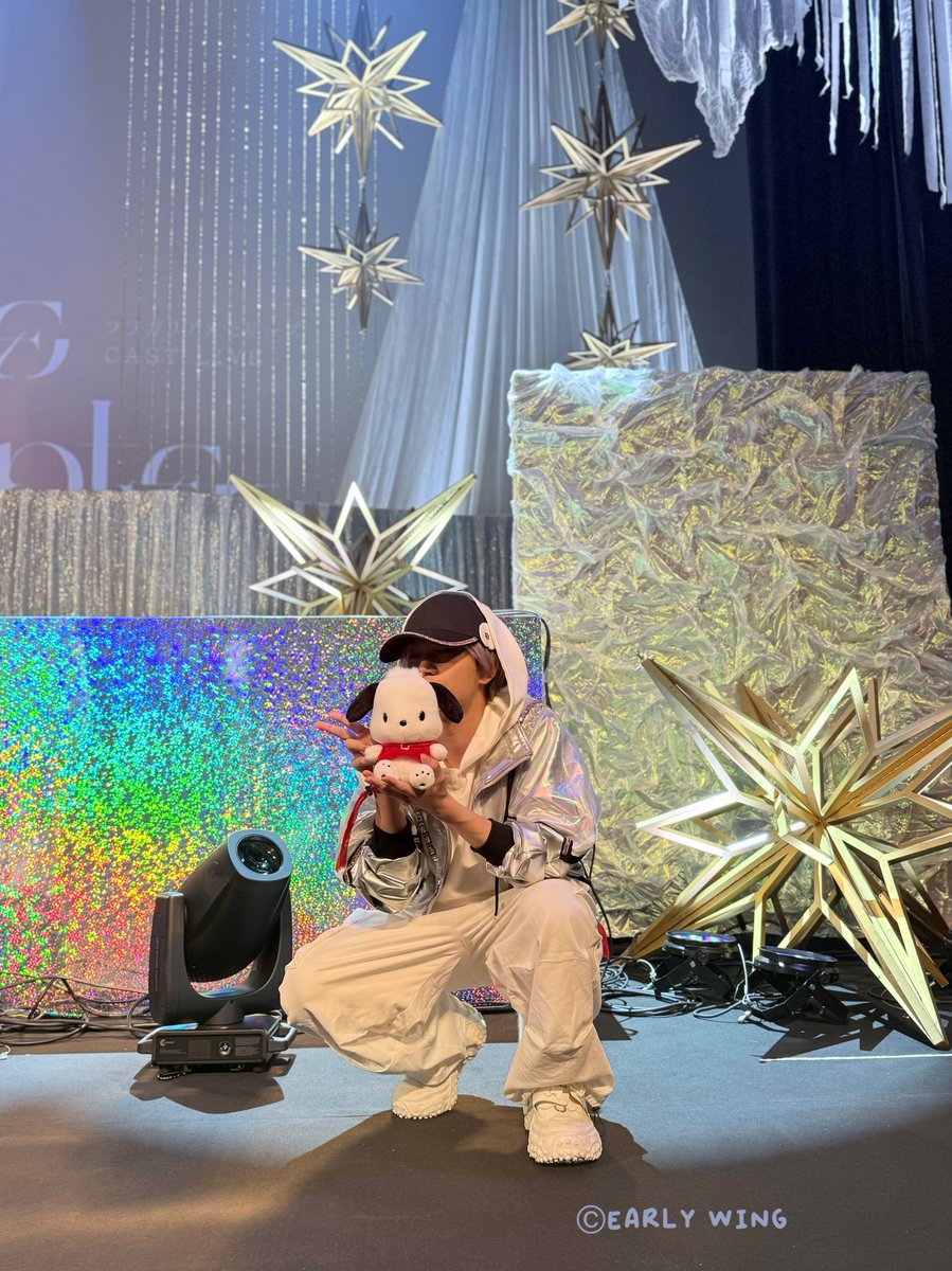 earlywingstaff's tweet photo. 【小笠原仁】
「フラガリアメモリーズ CAST LIVE 〜 Luminous Moments 〜」にチャコ役の小笠原仁が出演させていただきました🐶

配信・会場にてご覧くださったポプリアの皆さま、ありがとうございました✨

お写真はポチャッコさんと📸
引き続き応援のほどよろしくお願いします🤲

#フラガリアメモリーズ
#メモライLM