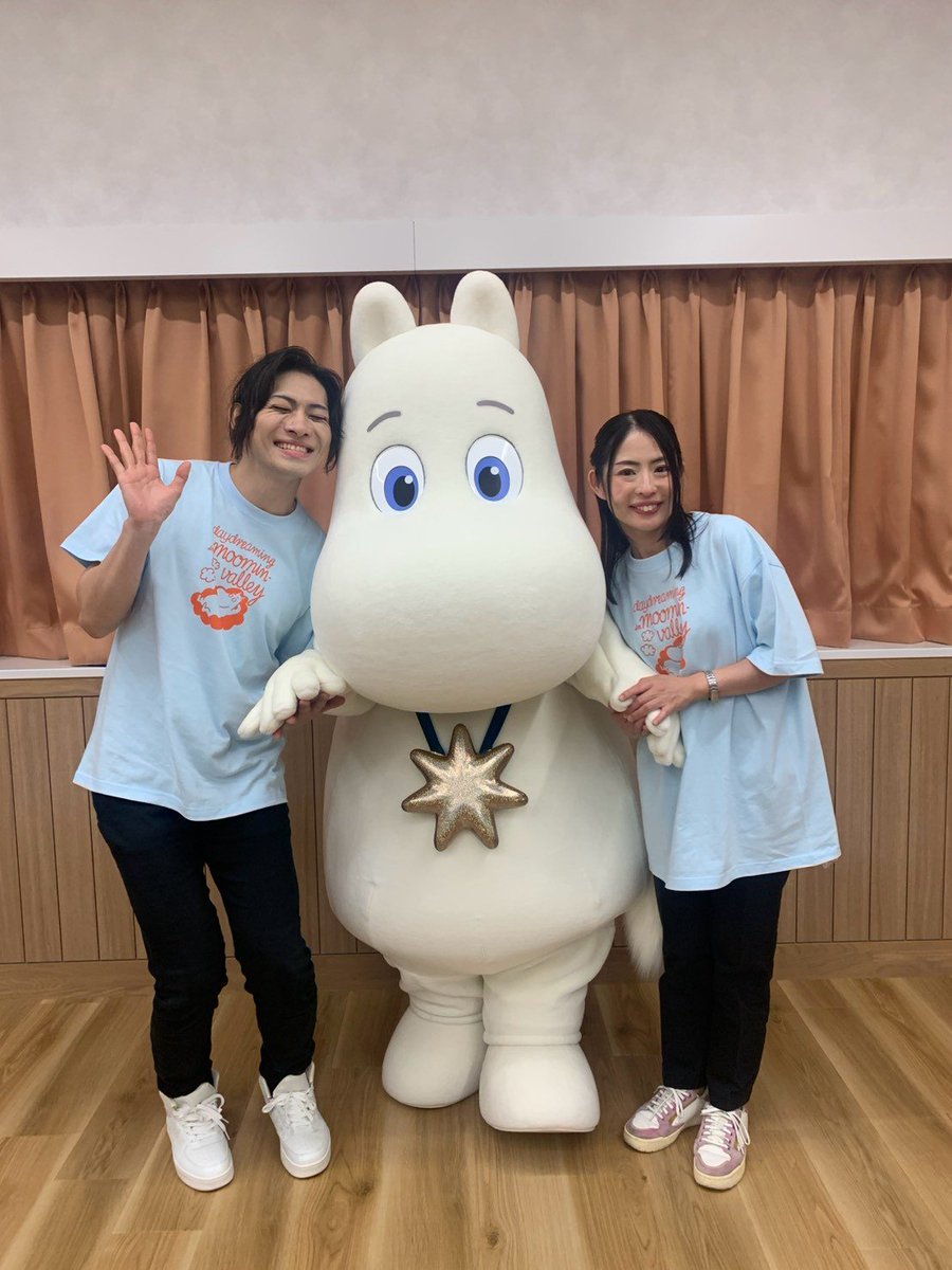 yukikan_no's tweet photo. ムーミンの日スペシャルイベント2026

昨年に引き続き、加奈子ちゃんと
司会を担当させていただきましたっ

「ムーミン谷の彗星」の世界へ
皆々様と共に旅できた今日は
最高の1日でした🎶
ありがとうございました！！

あらためて
#ムーミンの日
おめでとう！！

一緒にパシャりん🎶
#ムーミンの日2026 https://t.co/nRmi7WPPPn
