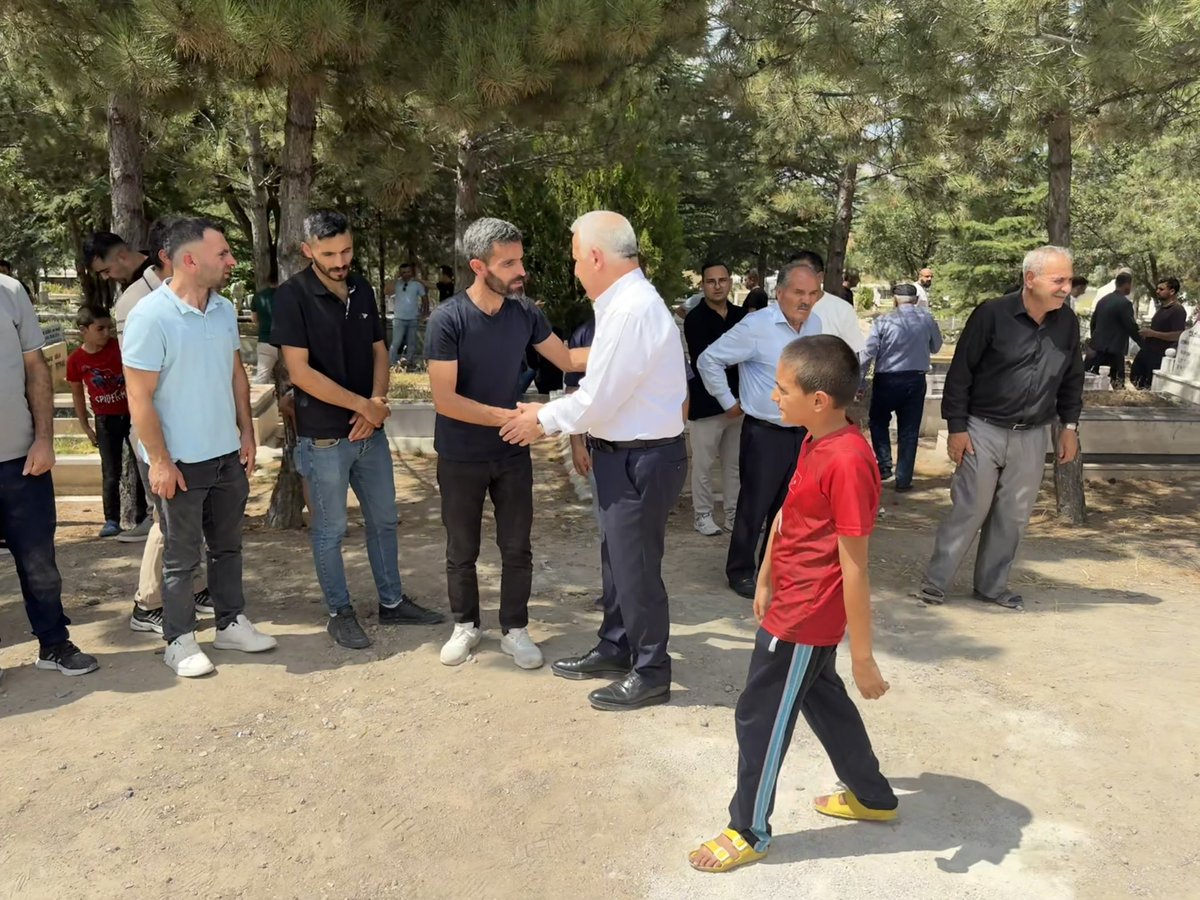 ahmetarslan36's tweet photo. Kahramankazan TÜGVA İlçe başkanı Burhan Aslan’ın vefat eden annesini Kahramankazan’da Hakk’a uğurladık.

Merhumeye Allah’tan rahmet; Burhan başkan başta olmak üzere ailesine ve yakınlarına başsağlığı ve sabırlar diliyorum. 

Ruhu şâd, mekânı cennet olsun inşaallah. https://t.co/kmHmzQhgFk