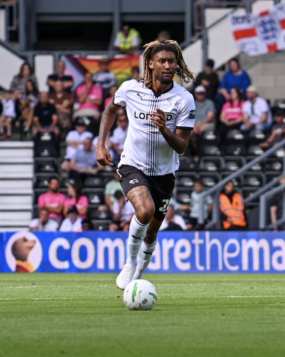 dcfcofficial's tweet photo. Making his 2️⃣0️⃣0️⃣th senior appearance. 🙌

Congrats, @SandowRs. 👏 https://t.co/RE43tM0ReQ