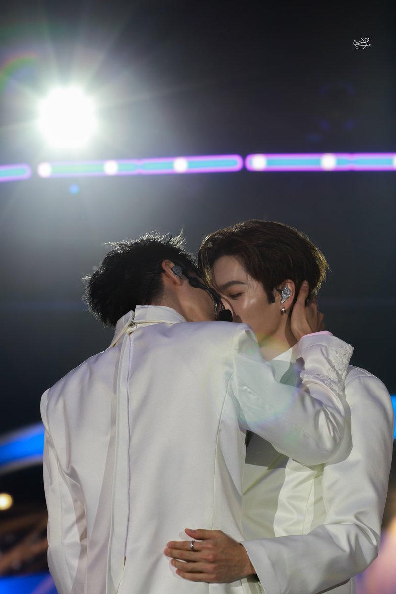 llleeily's tweet photo. Day 3 เริ่ม 

JUNIORMARK ALWAYS SUNNYMOON

#JuniorMarkConcertD3 https://t.co/f1svUhZOzv