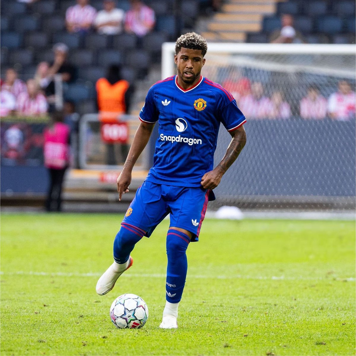 KanuMartyn's tweet photo. Santos has offered to fill the void left by Casemiro, who was released in June.

He said: “So my qualities, I like and prefer playing more deep like a number six.”

“So I try to help my teammates without the ball and with the ball. I love breaking the lines.

“Casemiro, for me he’s like a legend. So now he’s gone from United and now I’m here. So I feel that I can do like Casemiro did in the last season and I’m here to do it.”