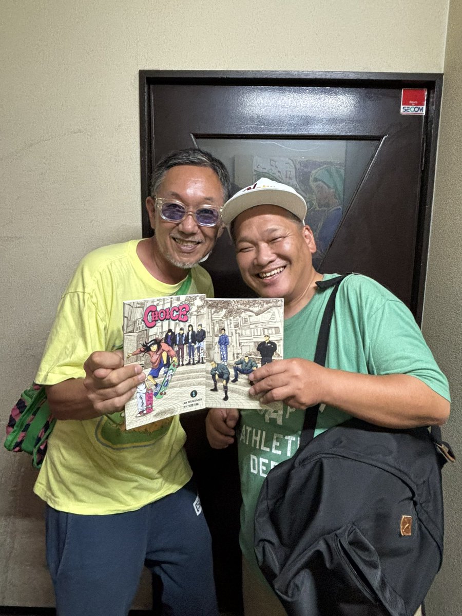 ZERO_MAGAZINE's tweet photo. CHOICE1巻発売中です！

https://t.co/l1JFLdaT9E

こちらからご購入出来ます。

宜しくお願い致します。 https://t.co/dx8FB9zgea