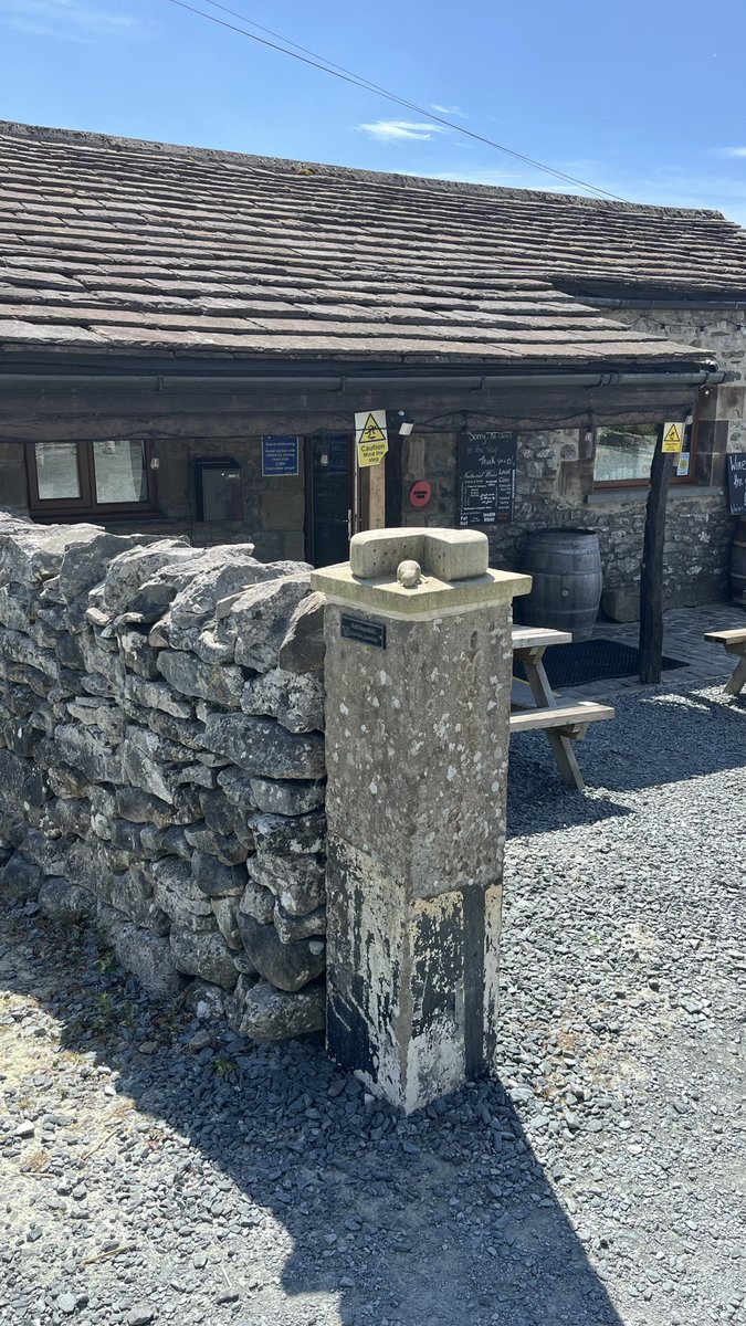 CharlesBewley2's tweet photo. #StoopendousSunday from the Courtyard Dairy near Settle #CrackingCheese https://t.co/kPiiQ3Wakw