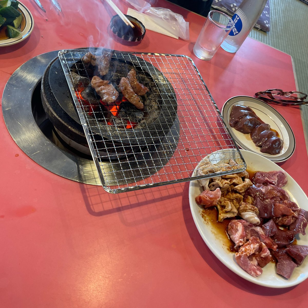 moepuyan's tweet photo. 夏らしい事をすると決めて長瀞で炎天下の中やり切った
タイミング良く食べれたホルモンがめちゃくちゃ美味しかった、あれはダメよ、場所も値段もビジュも最強 https://t.co/oddtx1UwZl