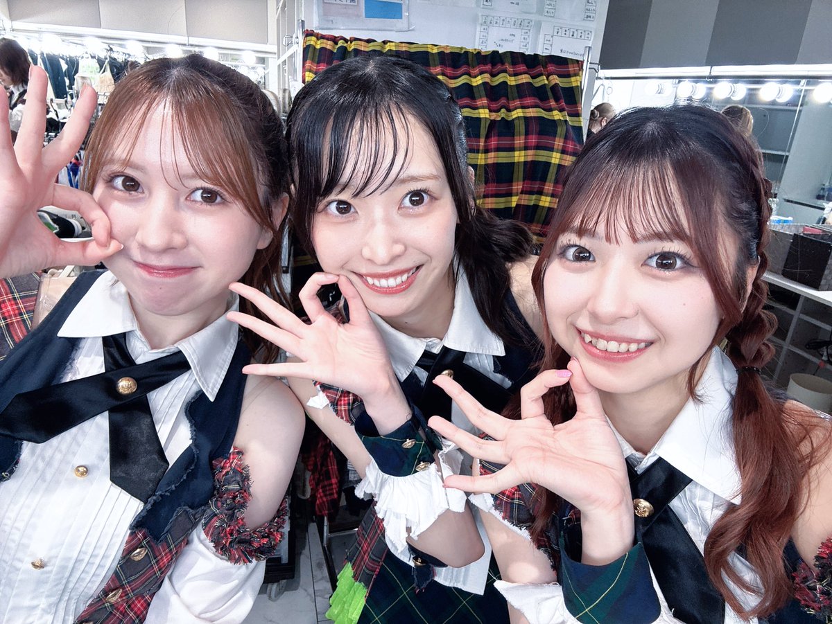 harupyon_0525's tweet photo. 昨日！！#RESET公演 💚
ありがとうございました😊

🔆昨日のハイライト🔆
①エイトの日🐝
②はーちゃん新ポジおつかれさまぁ🌻
③ほてちゃんいっぱい8ポーズしてくれた💕
④みんなと写真撮れて大満足✨
⑤前髪切ったけど気づいた？🫣

次は10日RESET公演💚
逆転王子様上手👑全体曲上手多めポジ🩵 https://t.co/GsJ6N9OYwD