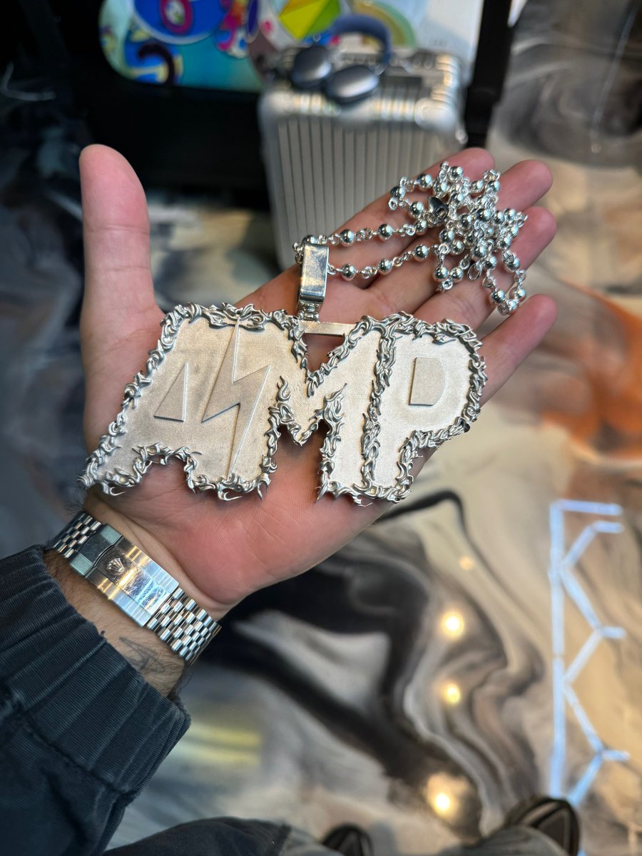 SPJewelers's tweet photo. 🔥AMP for Davis 🔥

@AMPexclusive chain for @imdavisss along with custom grillz and pendant https://t.co/8JJT42d1cm