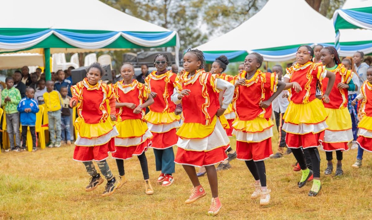 rebecca_miano's tweet photo. “In their hearts humans plan their course, but the Lord establishes their steps.” — Proverbs 16:9

​Earlier today, alongside my colleague CS @WahomeHon and other leaders, we accompanied Deputy President @KindikiKithure to the Queen of All Saints Gaichanjiru Catholic Parish in Murang’a County for a spirit-filled Thanksgiving Mass.

​It was a privilege to engage with the clergy and the faithful of Gaichanjiru in prayer and worship. As we strive to execute our national mandate and push forward transformative agenda items for our country, grounding our efforts in faith and seeking the Lord’s guidance ensures that our steps remain aligned with the needs of the people.

​Wishing the wonderful parish and the people of Murang’a County,and Kenya abundant blessings!