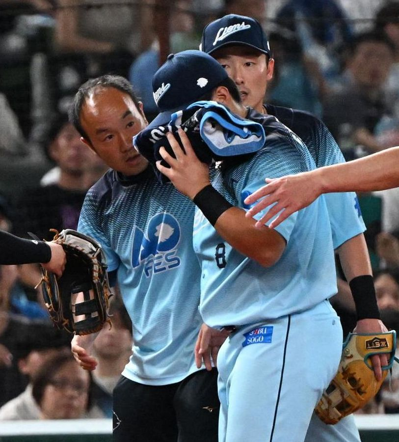 nishispo_lions's tweet photo. 西武に激震　渡部聖弥は眼窩底骨折で出場選手登録抹消へ…左ほお付近に打球直撃で途中交代　

▼記事はこちらから▼#seibulions
https://t.co/Cly3G8D4PG https://t.co/jm6JxsShvK