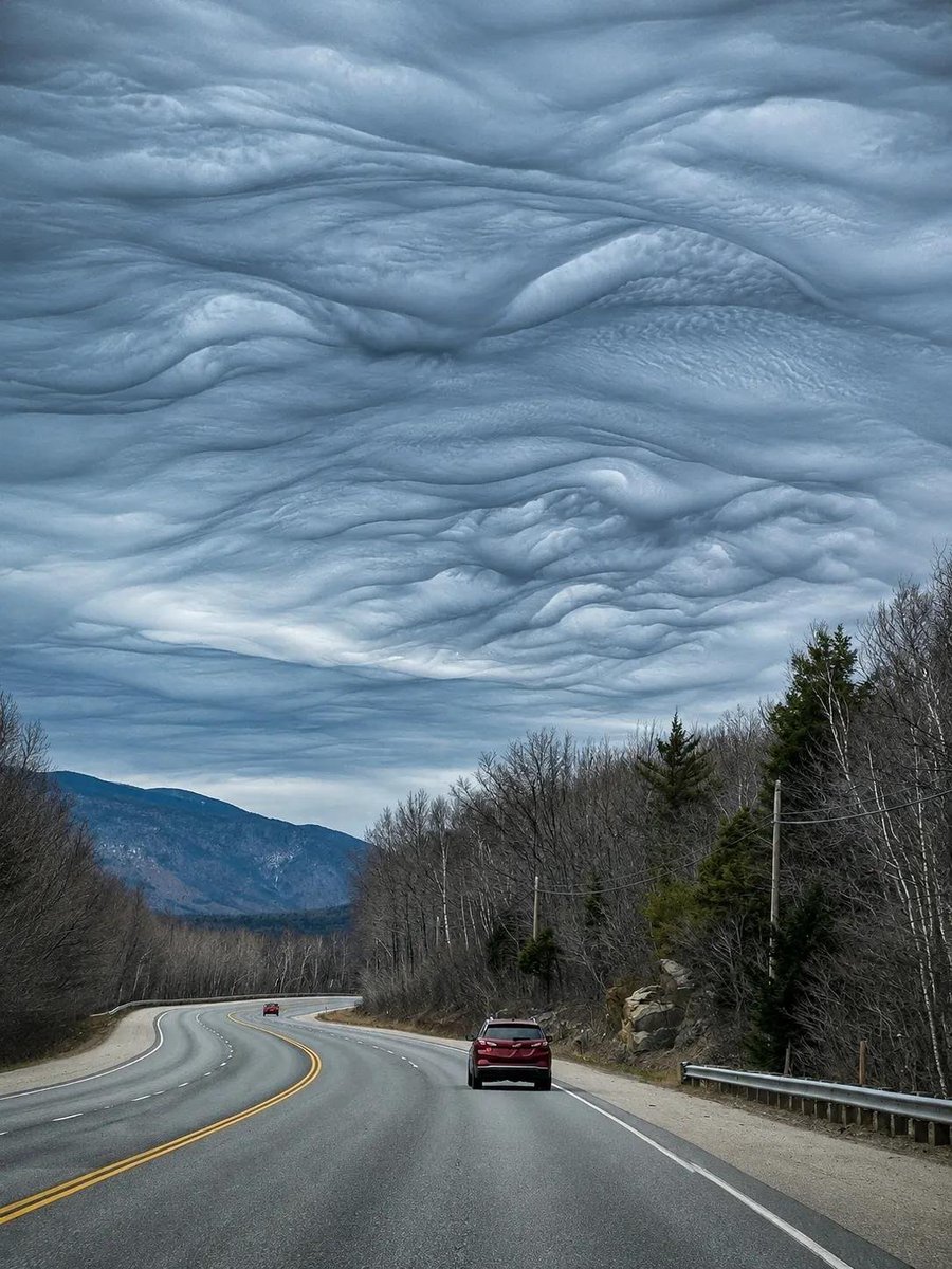 purelivn's tweet photo. the mesmerizing beauty of the sky https://t.co/LQjuZT4r4L