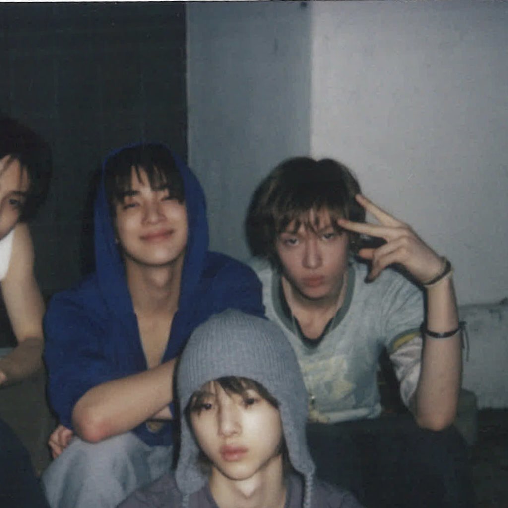 kkeontin's tweet photo. 260809 위버스 미디어 https://t.co/rpYa4bI11p