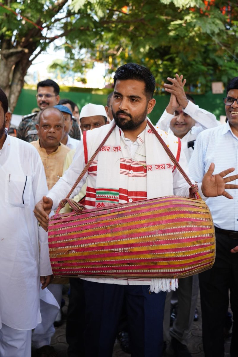 DC_Palamu's tweet photo. आप सबकों को विश्व आदिवासी दिवस की शुभकामनाएं.
#JharkhandseJohar
#AdivasiMahotsav2026 https://t.co/PTu7511zJ8
