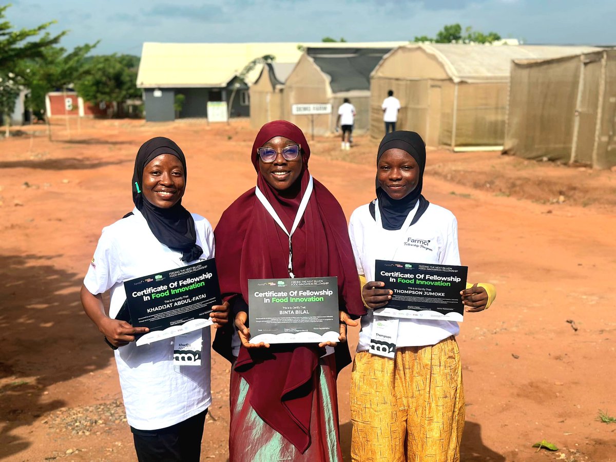 ThompsonJumoke's tweet photo. Being surrounded by people creating real solutions reminded me that success leaves clues.
Sometimes, all you need is to be in the right room with the right people.
#agriculture
#innovation
#graduation
#agripreneurs
#foodprocessor
#changemakers https://t.co/BvYmvnqaf0