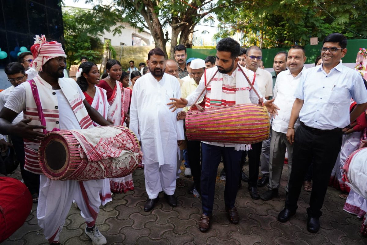DC_Palamu's tweet photo. आप सबकों को विश्व आदिवासी दिवस की शुभकामनाएं.
#JharkhandseJohar
#AdivasiMahotsav2026 https://t.co/PTu7511zJ8