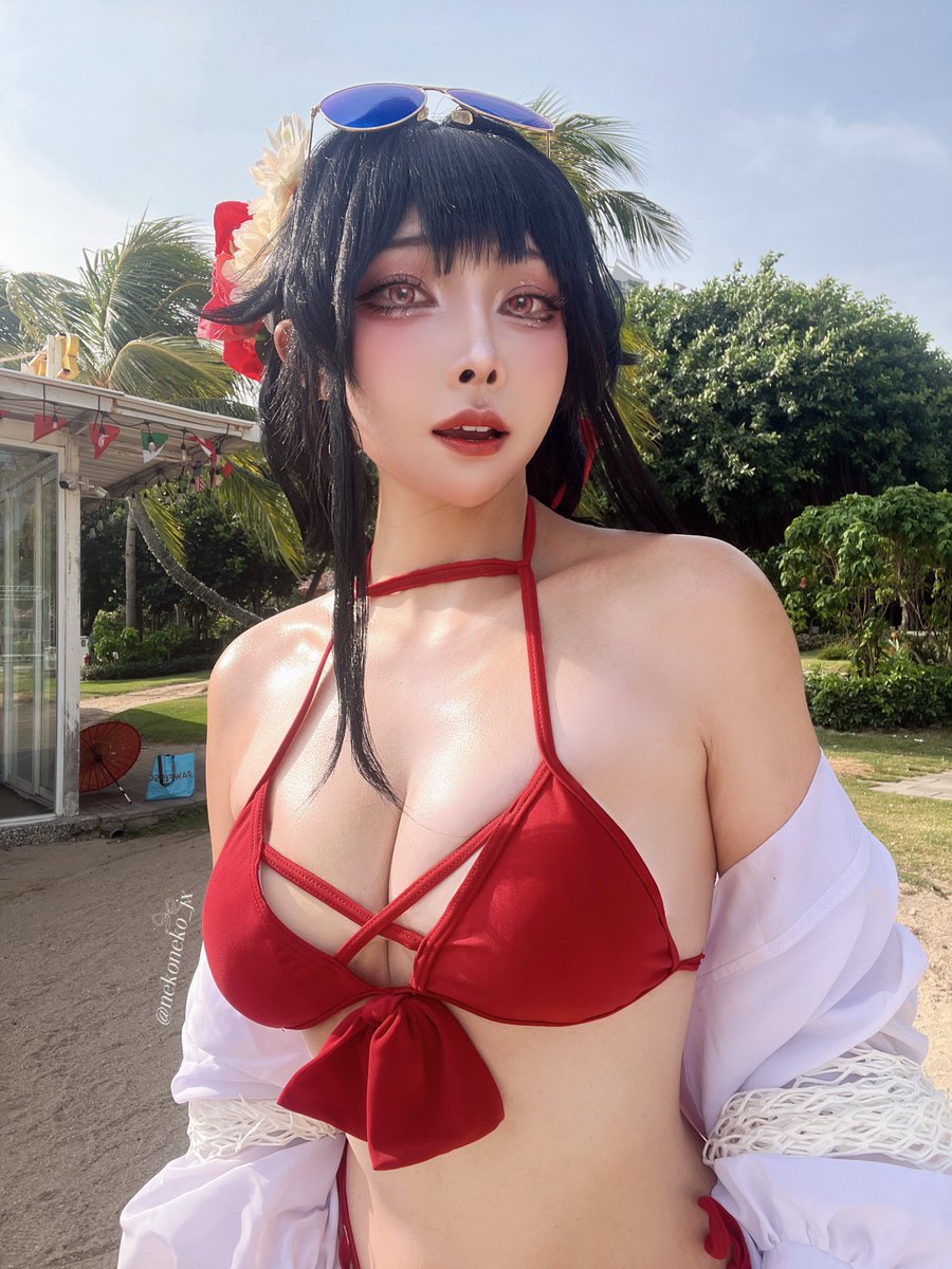 NekonekoJX's tweet photo. Sakura swimsuit for today ❤️🤍

#nikke #nikkecosplay https://t.co/CwojlhjGbo