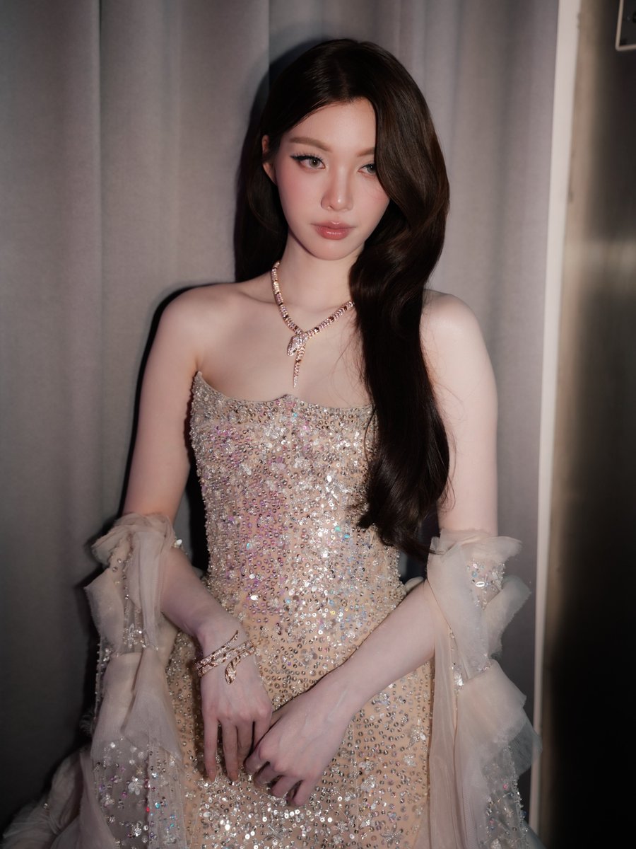 only_boomtag's tweet photo. A night to remember, a look to treasure 🤍
Orm Kornnaphat at the Weibo Cultural Exchange Night, glowing like a princess in an exquisite gown, surrounded by elegance and timeless beauty. Every angle, every pose, every little detail simply unforgettable

#OrmKornnaphat‌ @ormmormm https://t.co/o2S2vpKCqV