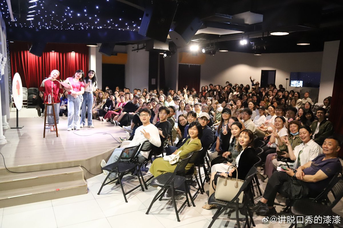 Yulenny06's tweet photo. Just checked in to the new variety show filming site! The set is so vibrant and the guests are already bringing the fun—can’t wait to share the highlights later!， https://t.co/lKU994LjZn