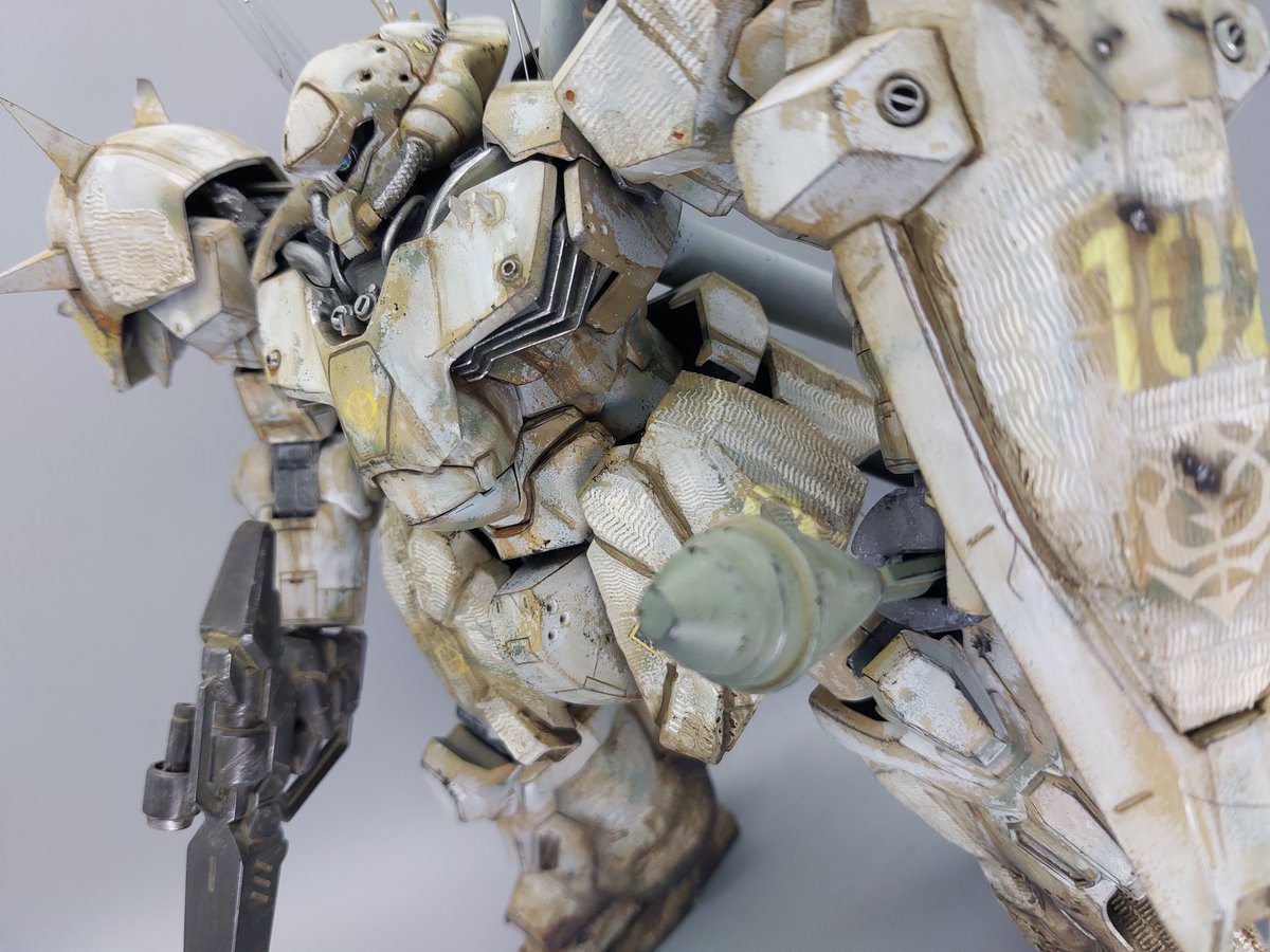 dagored00's tweet photo. 1/144 HGUC メッサーF01型 完成しました
80年代風にツェンメリットコーティングやアンテナディテール、プロペラントタンクを追加、冬季迷彩で仕上げています https://t.co/ymW3eKV9Ck