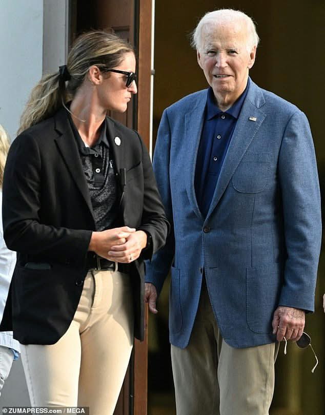Ksawery_Kreft's tweet photo. Wczoraj wieczorem Joe Biden pojawił się na mszy w kościele St. Joseph on the Brandywine niedaleko swojego domu w Wilmington w Delaware. 

Pomimo choroby stara się żyć normalnie. Walczy 💪🏻 https://t.co/wJgGAR2gBg