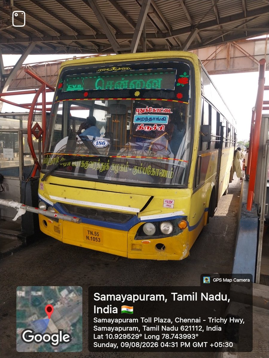 RHonestRaj7's tweet photo. #ரீலீஸ்_மாடல்
#TVK_அரசாங்கத்தின்
 அவல நிலை!!!
திருச்சி சமயபுரம் சுங்கச்சாவடியில் 
சுங்கச்சாவடிக்கு
பணம் செலுத்த முடியாமல் 
பயணிகளுடன் ஒரு மணி நேரம்
நடத்துநர்,டிரைவர்
காத்திருக்கும் நிலை
சென்னை வரை ஏழு சுங்கச்சாவடி உள்ளது!!!
என்ன ஆகும் பயணிகளின் பயண நேரம்????
#tvkfail 
#TamilNews https://t.co/CnPCBsfYRh