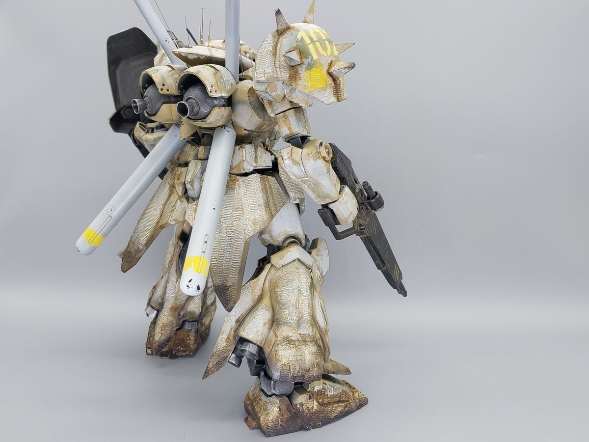dagored00's tweet photo. 1/144 HGUC メッサーF01型 完成しました
80年代風にツェンメリットコーティングやアンテナディテール、プロペラントタンクを追加、冬季迷彩で仕上げています https://t.co/ymW3eKV9Ck