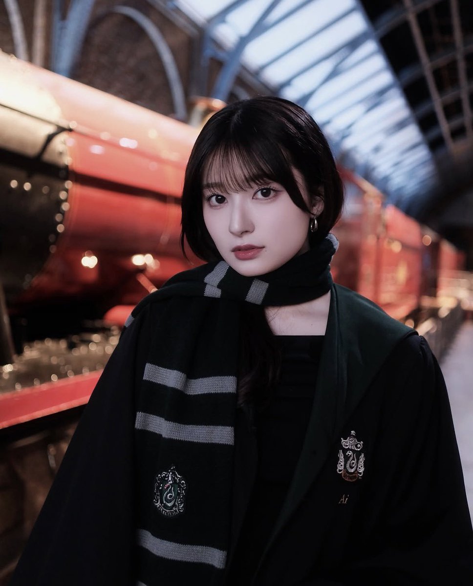 diva2020jp's tweet photo. 2年前、文春の熱愛報道をきっかけに
一時は落ち着いたと思われた吉川愛。

ところが、まさかの熱愛再浮上――？

しかも気になるのは、そのお相手。

見た目は大人っぽくて落ち着いた雰囲気なのに、
2人きりになると吉川愛が甘えん坊に……？ https://t.co/BY93EcU2LW