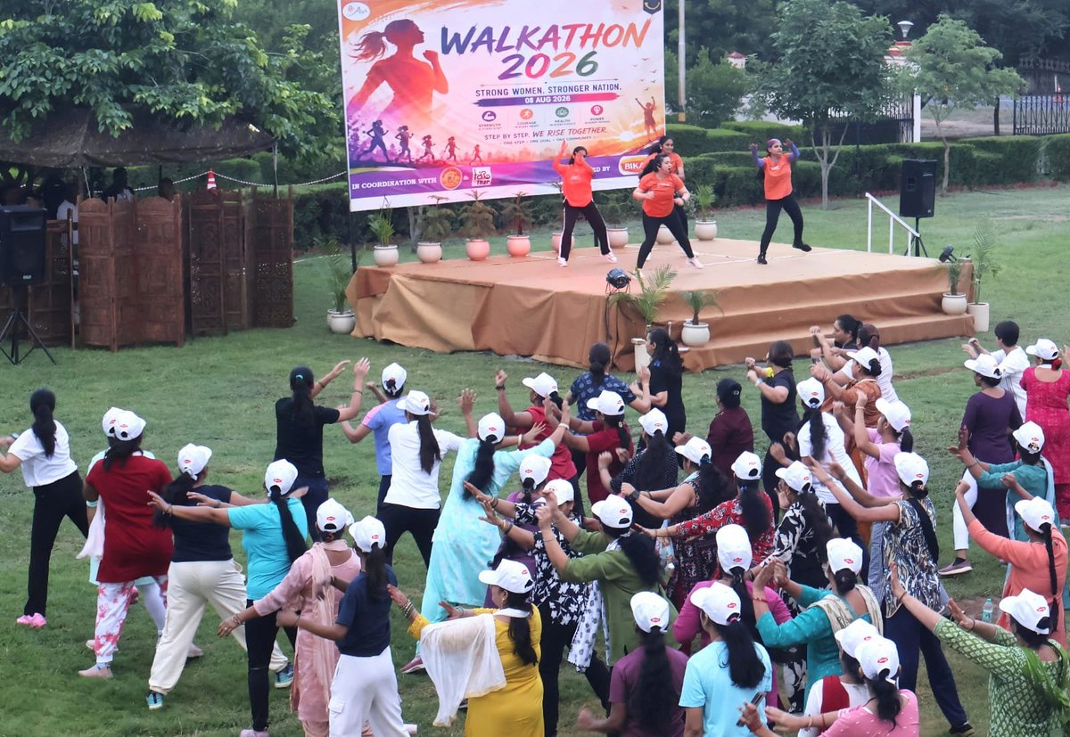 ChetakCorps_IA's tweet photo. Strong Families, Stronger Nation! 

​A vibrant morning unfolded at #BikanerMilitaryStation as  families and young champions joined hands for #Walkathon.

Stepping forward with boundless energy, the event highlighted the power of togetherness, fitness and resilience.

Every stride was a  commitment towards nurturing holistic wellness  for a healthier, stronger and resilient tomorrow. 

​#IndianArmy 
#SaptaShaktiCommand 
#ChetakCorps #RanbankuraDivision
 #FitnessFirst 
 
@adgpi
@SWComd_IA
@Prodefencechan1
@PRODefRjsthn