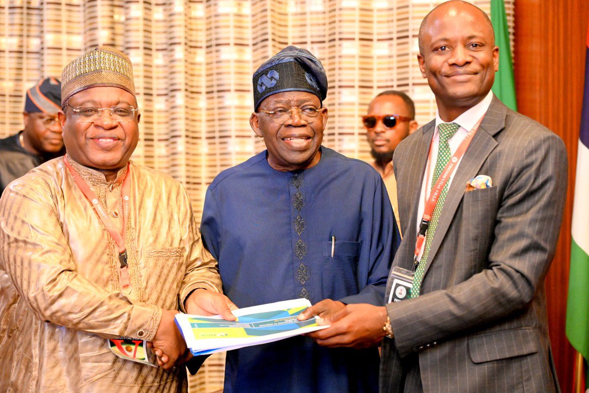 TemiPopoola_'s tweet photo. We especially welcome the President's affirmation, in direct response to these priorities, that NNPC Limited will be reformed and listed on our market, a landmark step toward broadening public ownership of national assets.

I also appreciate the engagement and contributions of the Economic Management Team and the Director-General of the @SECNigeria whose participation enriched the discussions.

Our focus now is translating this momentum into deeper capital formation, enterprise growth and broad-based wealth creation for Nigerians. 

The work continues.

#TP #capitalmarket