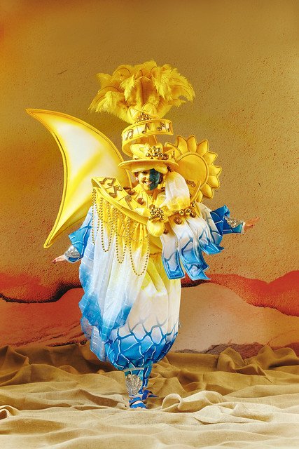 VaiVaiOficial's tweet photo. Nossos pilotos de 2027 chegaram lindos e cheios de axé! Seguimos com muita fé, humildade e muito trabalho rumo a um grande Carnaval. 
Quer desfilar com a gente? 
Já escolhe sua fantasia e fala com o chefe de ala. 
Ser Vai-Vai é algo mais!
https://t.co/ZALlIJZE8e https://t.co/Fg8UteufzH