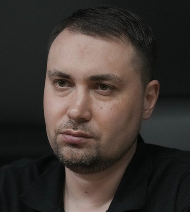 DakdaR22's tweet photo. - Kyrylo Budanov 🇺🇦:

"Time passes, and under the influence of unpleasant reality they have to lower their goals. The Russian Federation is forced to gradually reduce its ambitions, because the situation on the battlefield does not allow them to achieve what they originally planned."

“Russia cannot defeat Ukraine. Russia has accumulated problems in virtually every sphere, which is why it cannot defeat Ukraine. Therefore, it is time to end the war.”

...........
Russians should listen to him, he's a smart guy😚😇🫡