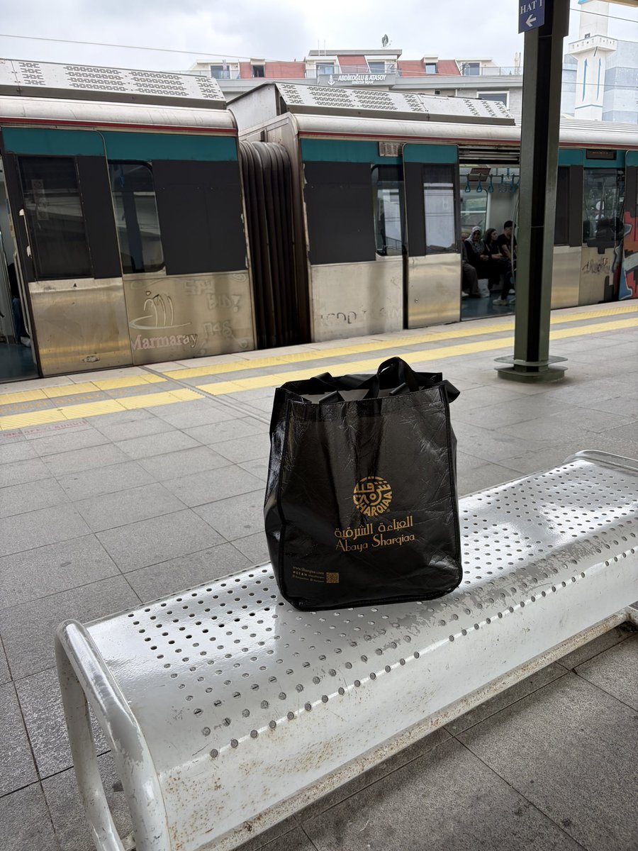 ismizaman's tweet photo. Marmaray’da bi Sharqiaa 🥰🥰 https://t.co/CyA3eTcvbz
