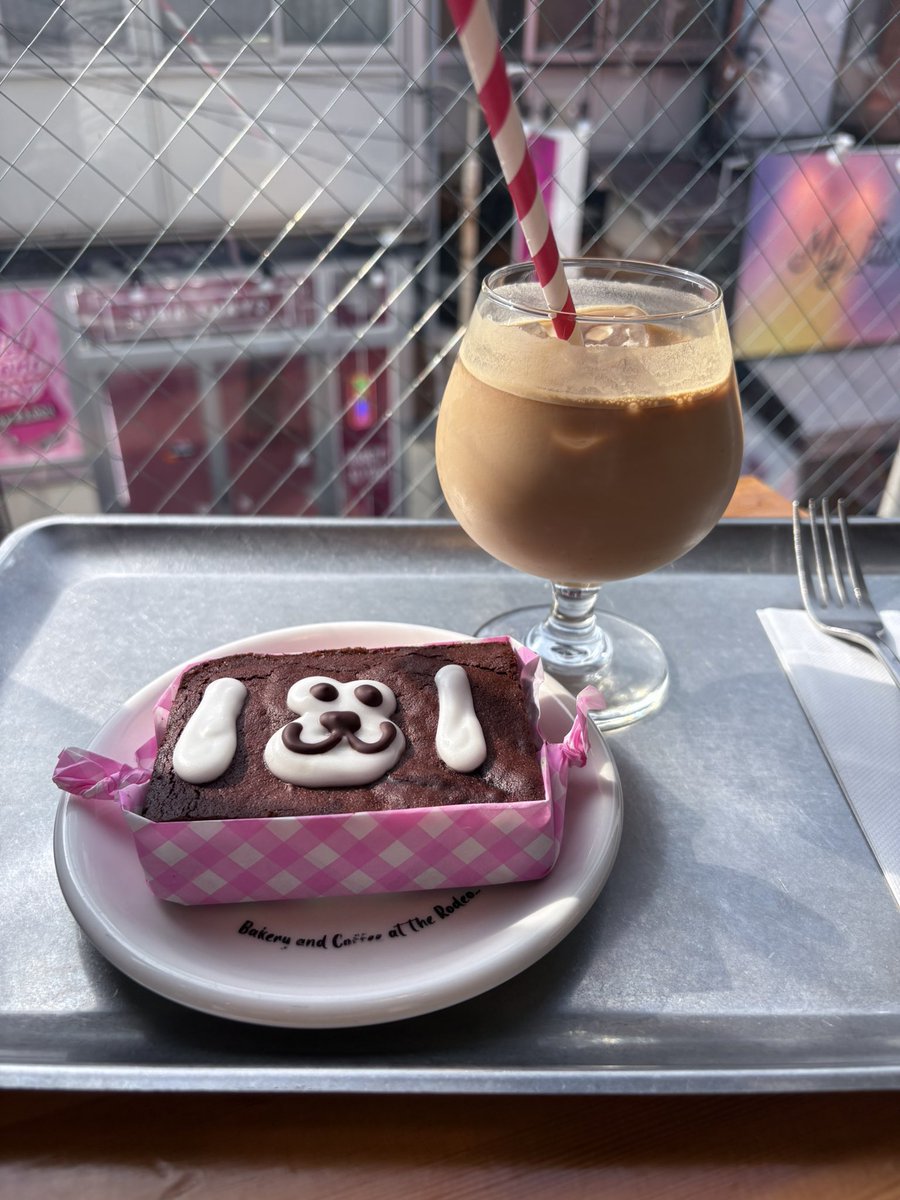Blueming_33's tweet photo. バナナ抜きって言えなくてバナナも食べた。 https://t.co/eYrKlGwjHI