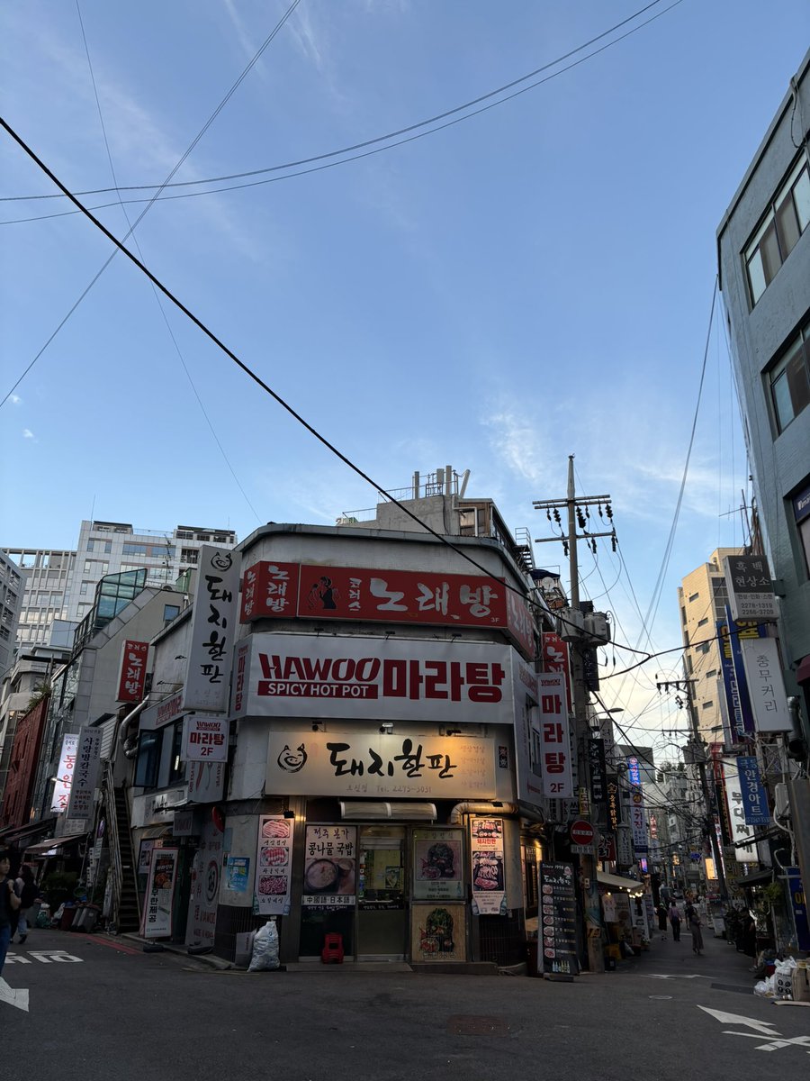 lovevtalk's tweet photo. first day in seoul 🇰🇷 https://t.co/6DjWQVRtUD