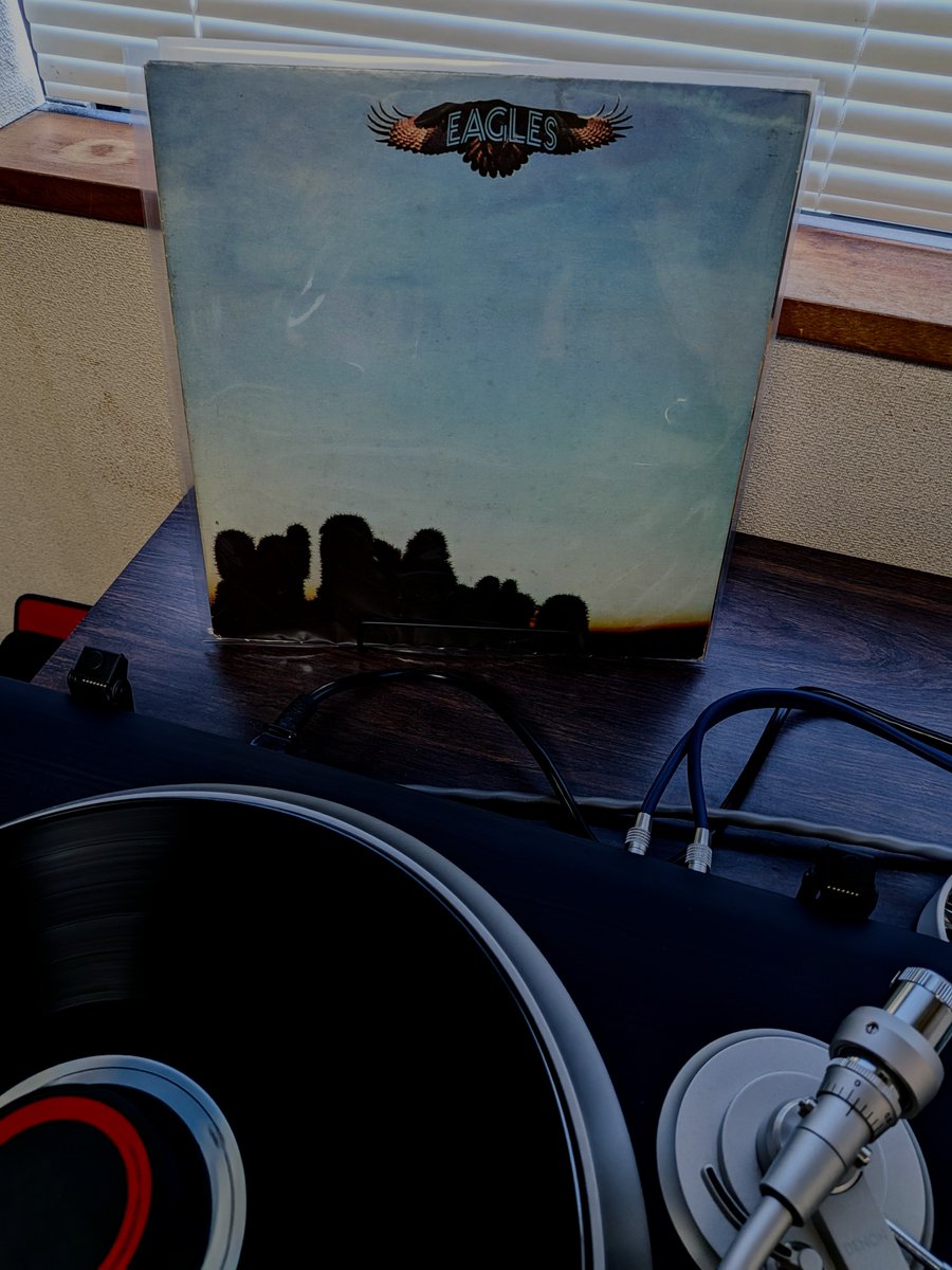 bluerecord1500's tweet photo. #EAGLES
『EAGLES FIRST』
GLENN FREY
DON HENLEY
BERNIE LEADON
RANDY MEISNER
全員楽器を演奏しながら
リードボーカルと
コーラスができます
しかもめちゃくちゃ上手いです

JAZZは東がいいけど
ROCKは西が好きな
わがままオタクです😑
バンジョーや🪕
ペダルスティールが👍️ https://t.co/H18dbOqjYR