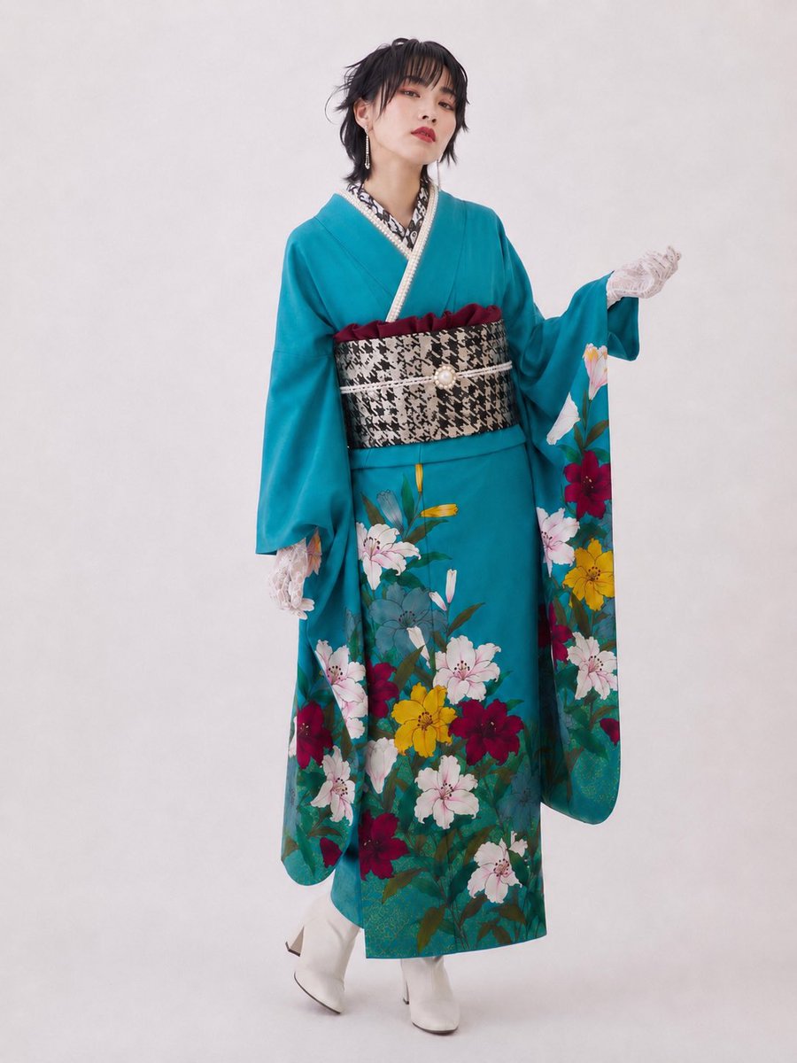 kimono_base's tweet photo. え、振袖が8,800円!?
1〜2回しか着ていない、状態の良いリユース振袖がキモノベースに約20枚！ レンタルより自由に、自分らしくコーディネートできます👘 成人式だけじゃなく、普段のおしゃれにも。
「振袖＝高い」を覆します。
#キモノベース　#大阪 https://t.co/0JsaRwynOd