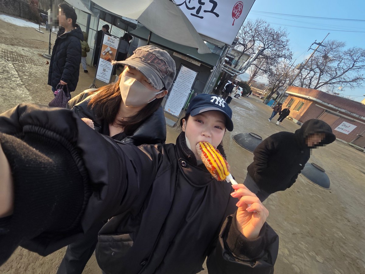 IM_LESSERAFIM's tweet photo. 즈하야 생일축하해
너랑 추억이 많아서 좋다 
앞으로도 재밌게 추억 많이 쌓자 사랑해❤️❤️🍀

#OsakaPrincessKAZUHA
#카즈하생일기념소금빵89개쏨
#카즈하 #KAZUHA https://t.co/n4bEkT3Ld3