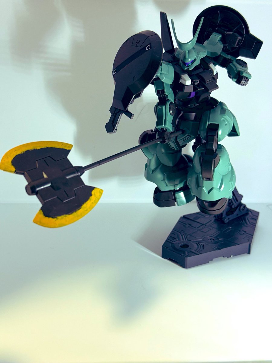 lifewithgunpla's tweet photo. HG 1/144 ディランザ（ラウダ専用機）

緑のディランザも良き
太めのボディが好き

斧は黄色の部分だけ塗装

#水星の魔女
#ディランザ
#ラウダ専用機
#ガンプラ https://t.co/7xmvcv7Jul