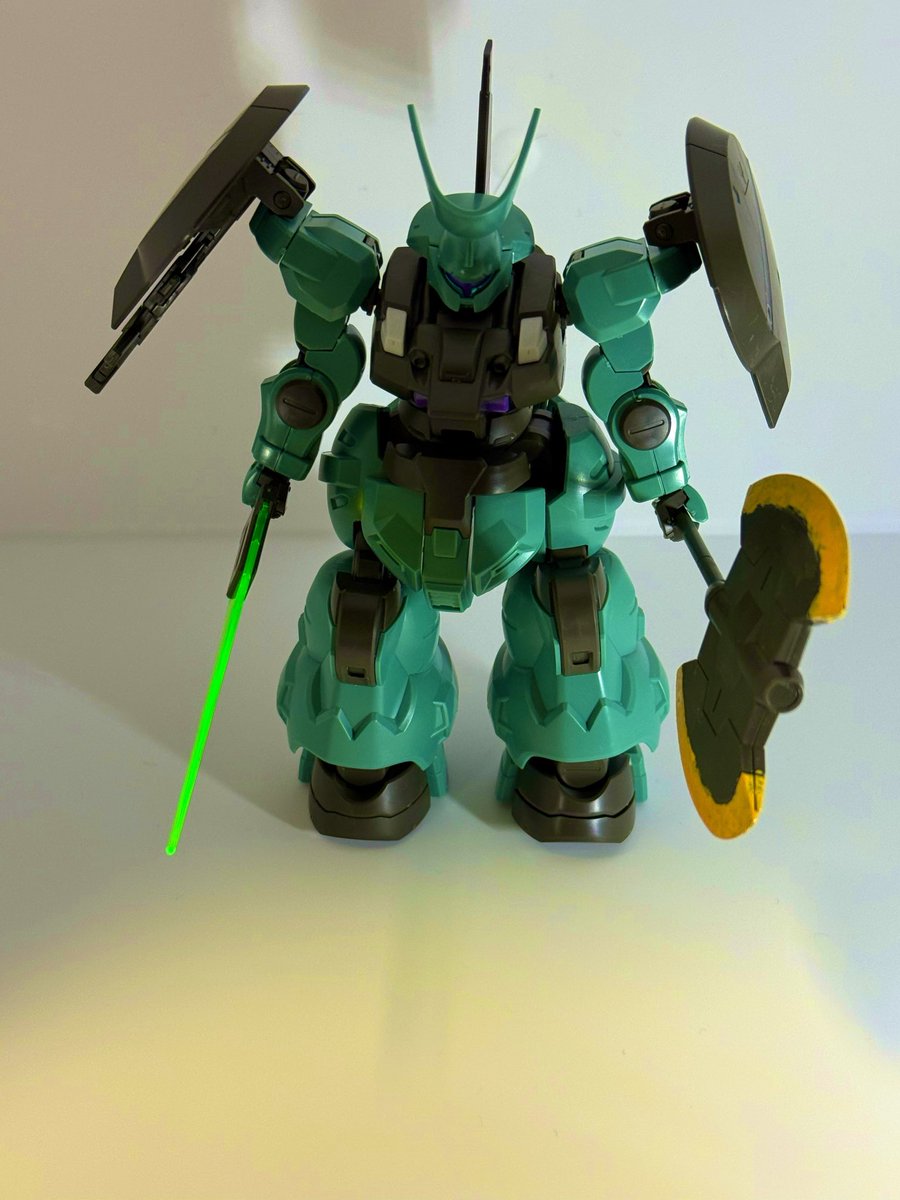 lifewithgunpla's tweet photo. HG 1/144 ディランザ（ラウダ専用機）

緑のディランザも良き
太めのボディが好き

斧は黄色の部分だけ塗装

#水星の魔女
#ディランザ
#ラウダ専用機
#ガンプラ https://t.co/7xmvcv7Jul